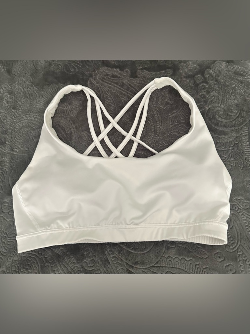 White Victoria’s Secret VSX Sport Strappy Cross Back Sports Bra Size SMALL
